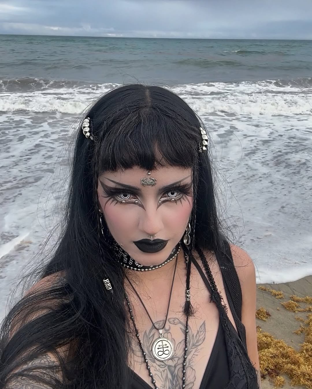 Luanne Ros - Image 1